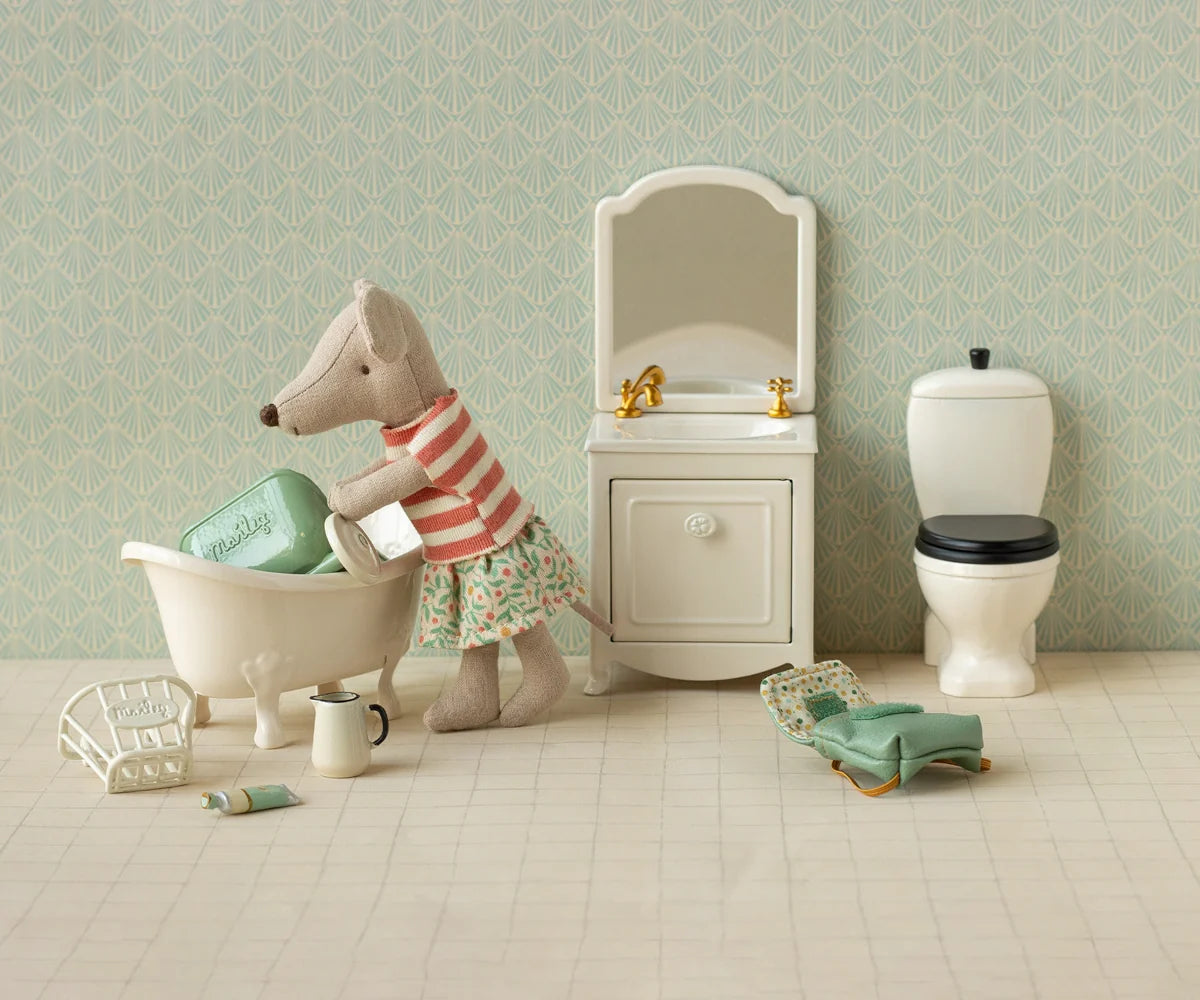 Maileg Clothes and Bag, Big Sister Mouse-- Green
