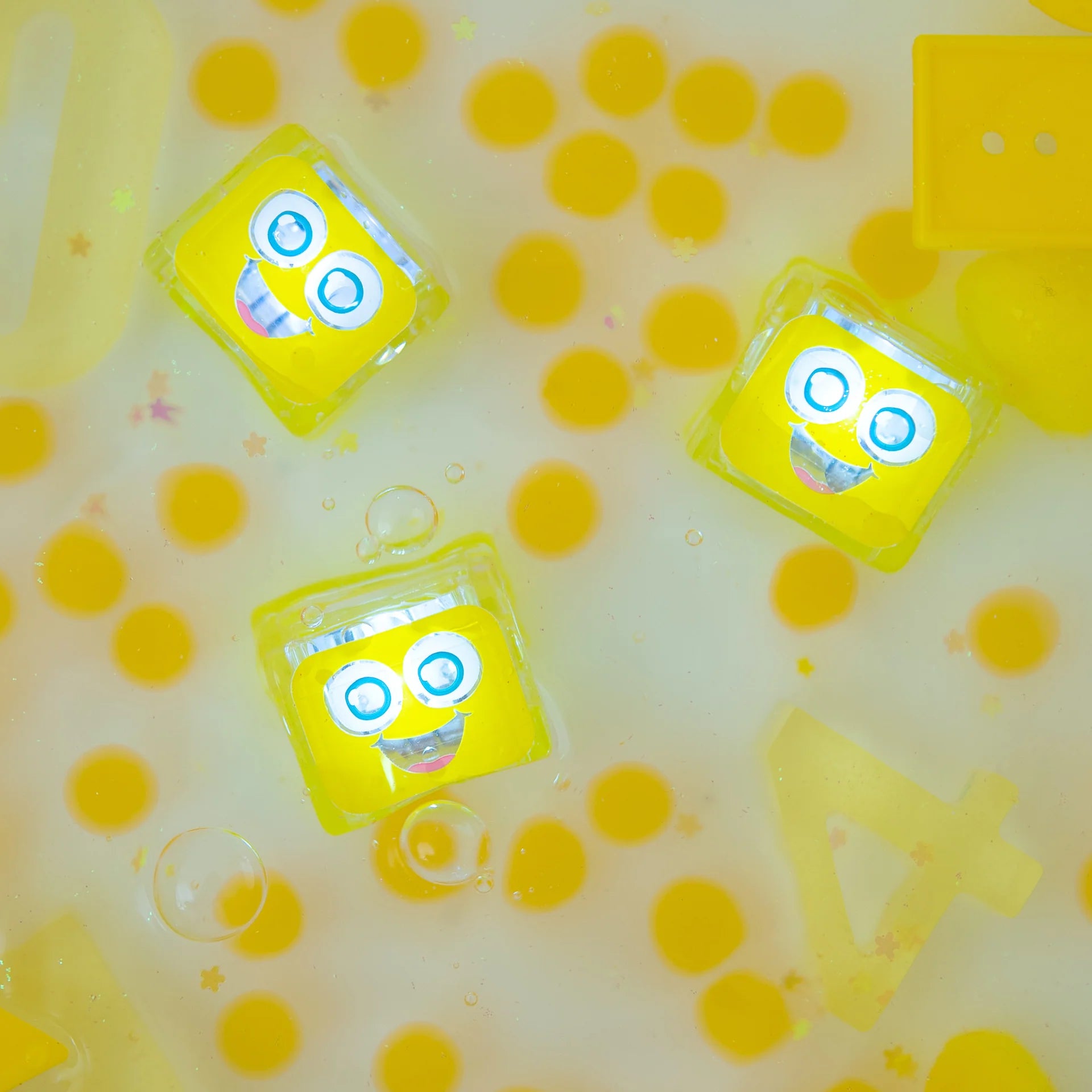 Glo Pals- Alex Light Up Cubes