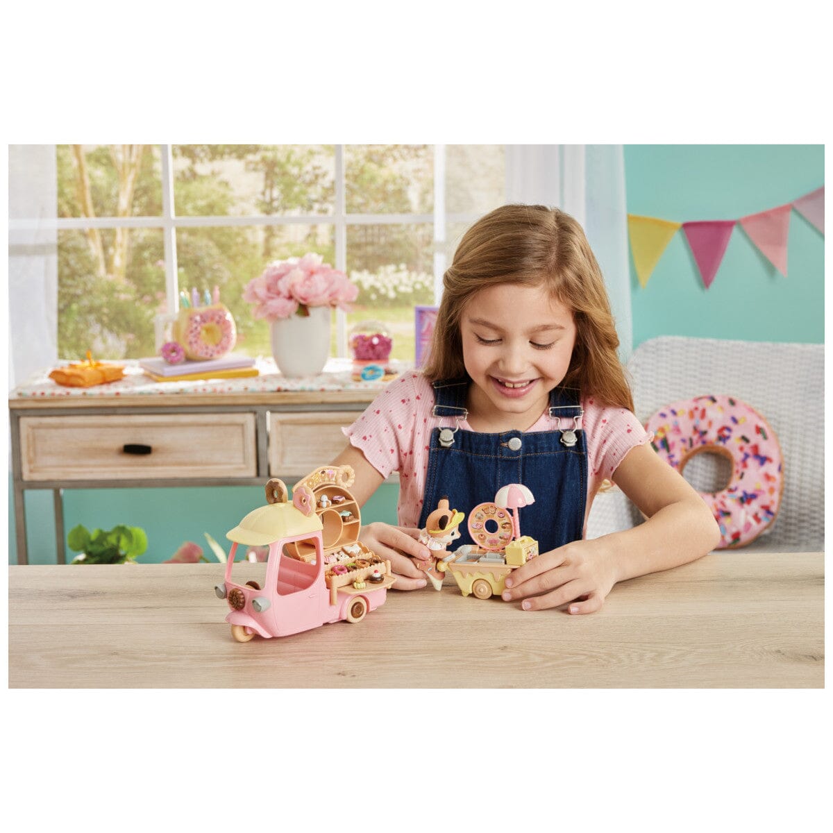 Dip Dip Donuts Wagon by Calico Critters