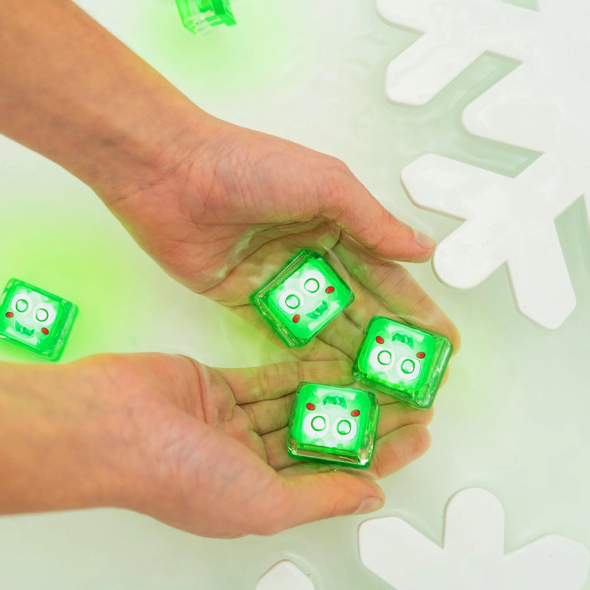 Glo Pals- Christmas Pal Light Up Cubes