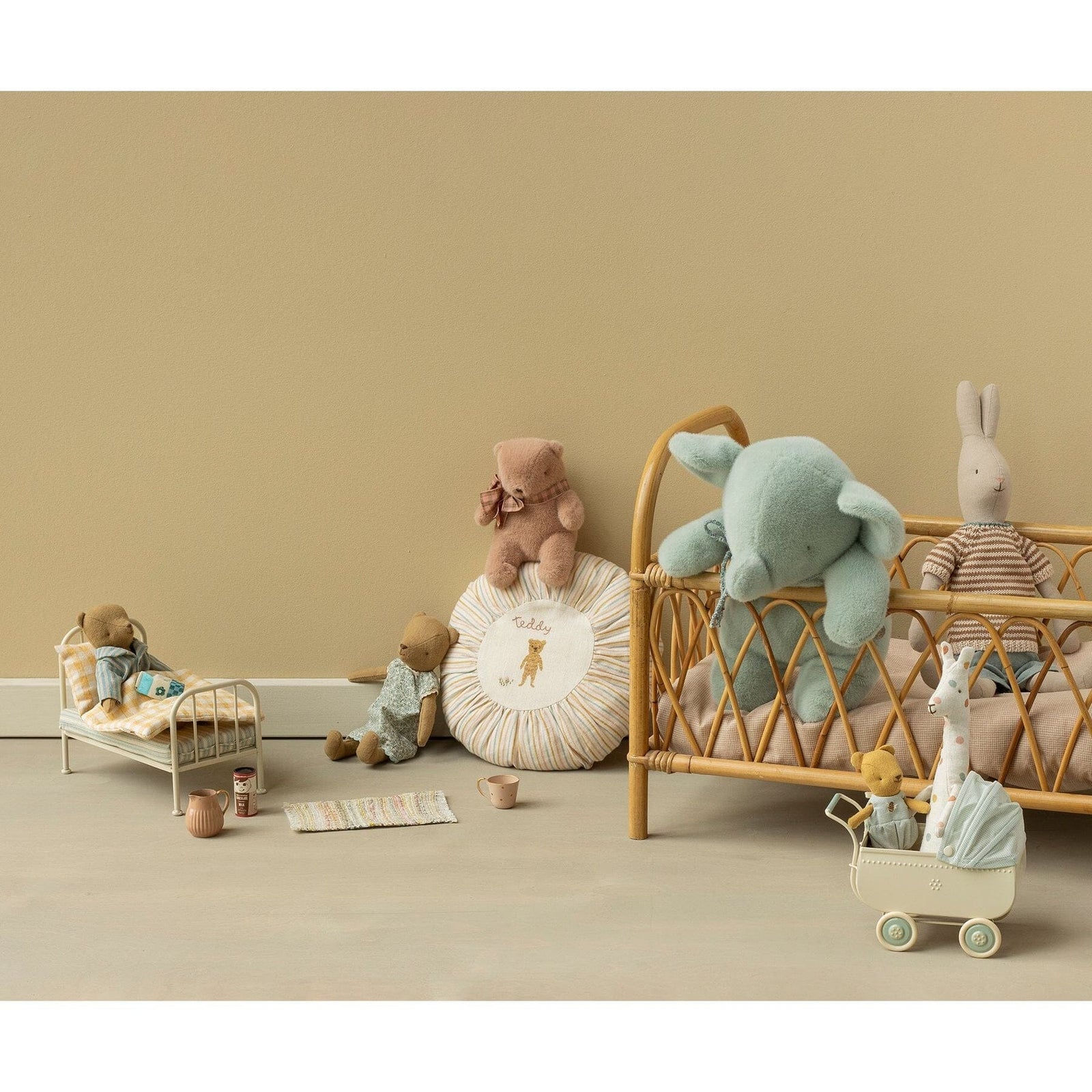 Maileg Elephant Plush, Medium --Soft Mint
