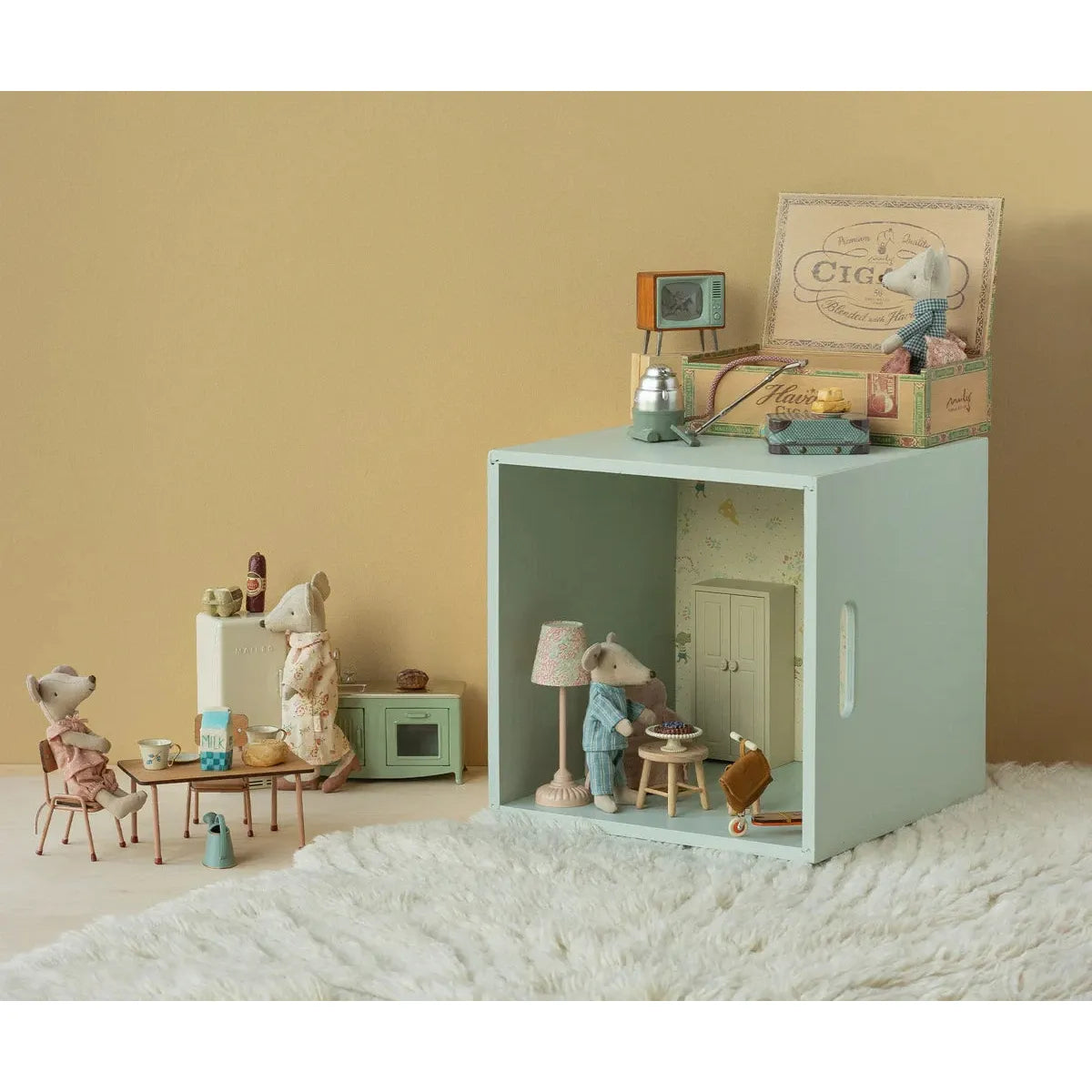 Maileg Grandma and Grandpa Mice in Cigarbox