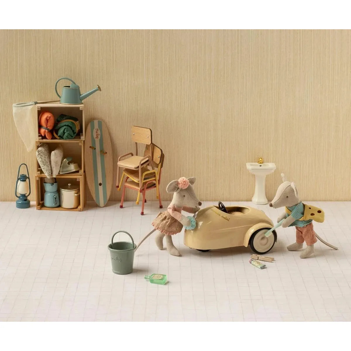 Maileg Mouse Car -- Wheat
