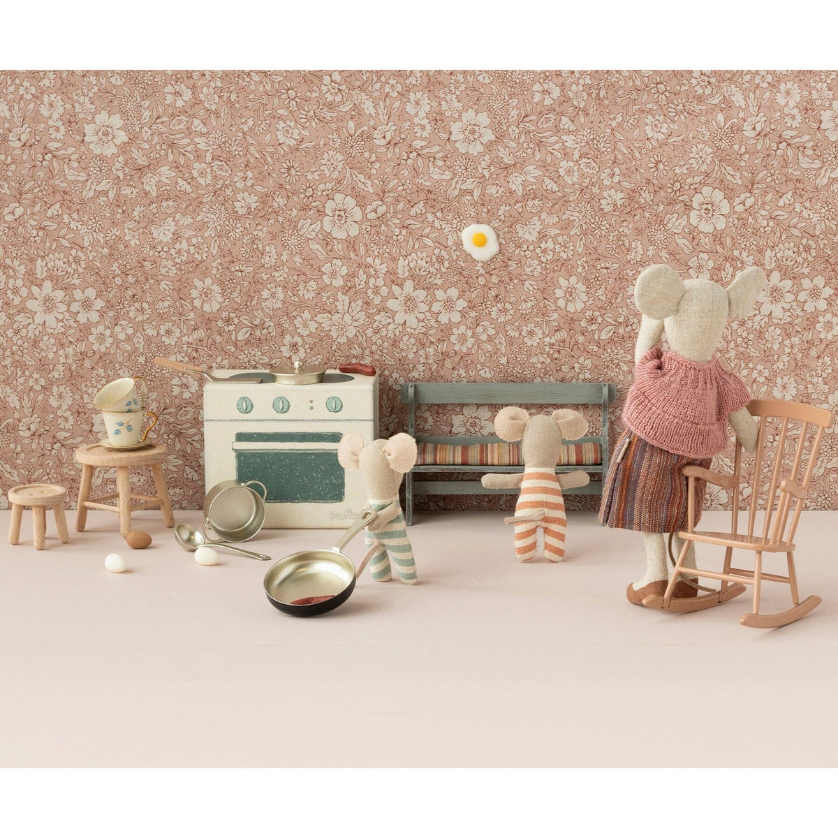 Maileg Rocking Chair, Mouse -- Dark Powder