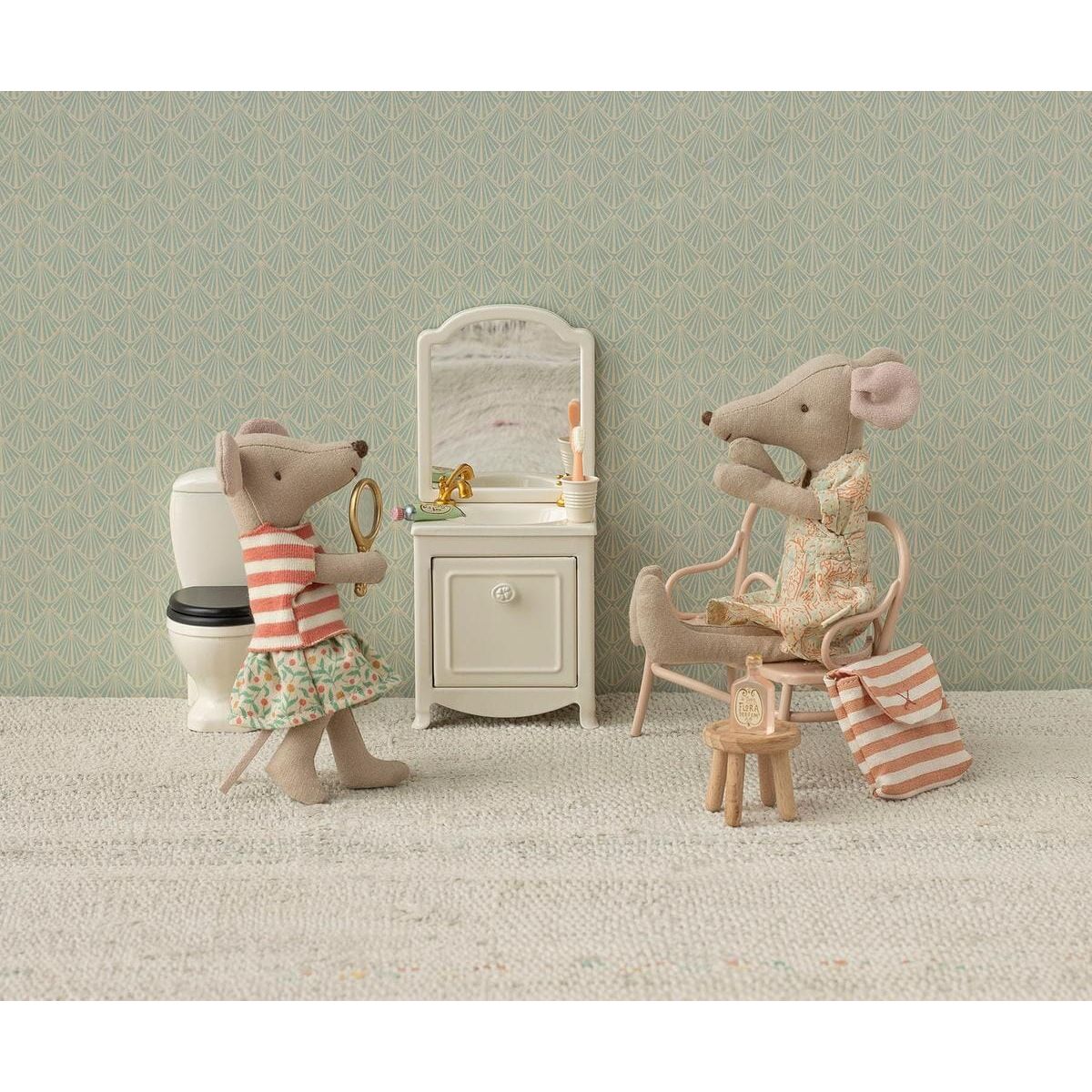 Maileg Sink Dresser with Mirror, Mouse -- Off White