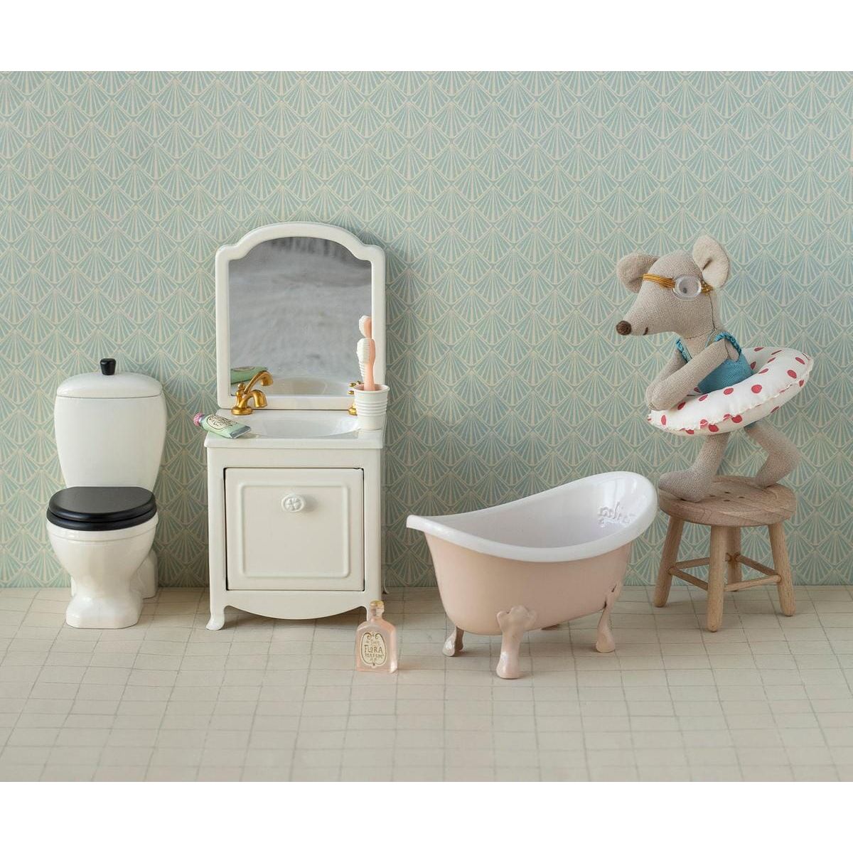 Maileg Sink Dresser with Mirror, Mouse -- Off White