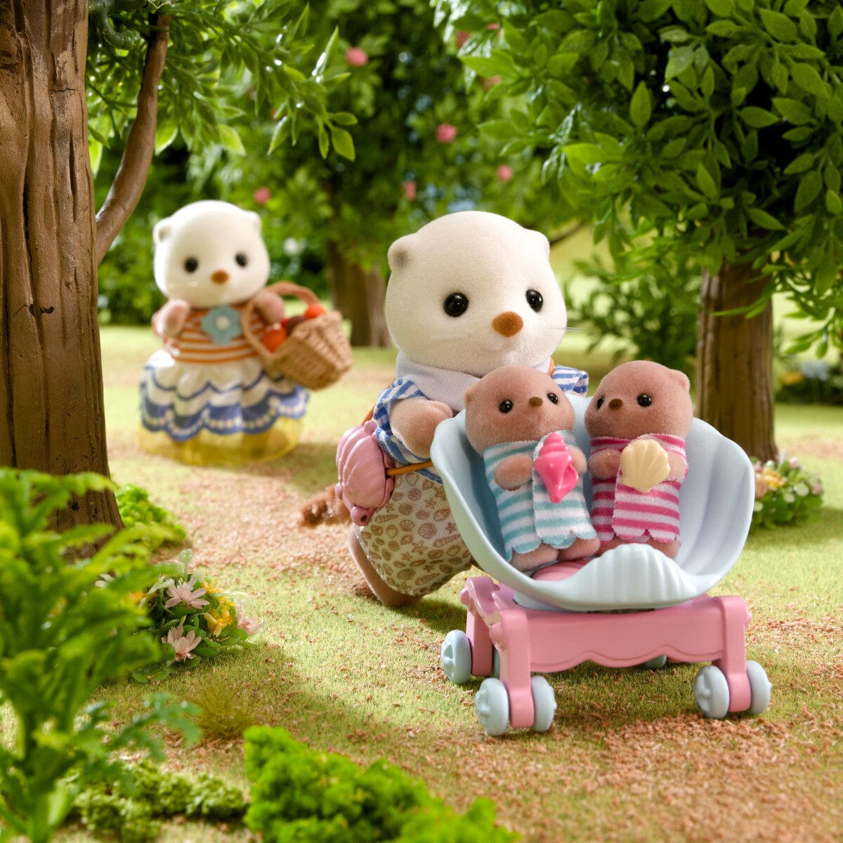 Sea Otter Family by Calico Critters