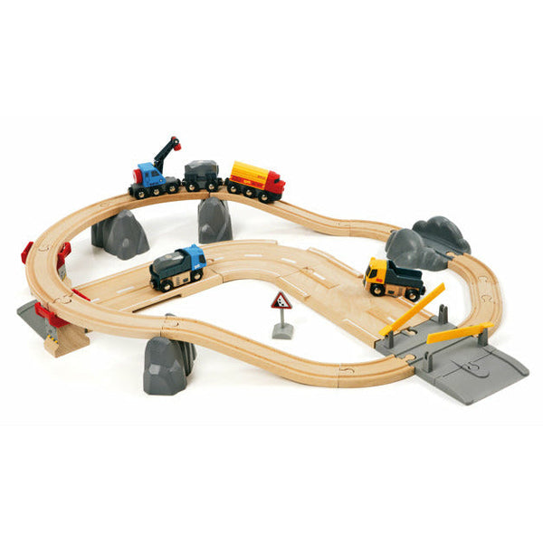 BRIO World Wooden Railway Train Set - Lift & Load Warehouse Set - Ages 3+ 