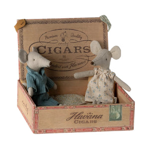 Maileg Mum & Dad Mice in Cigar Box